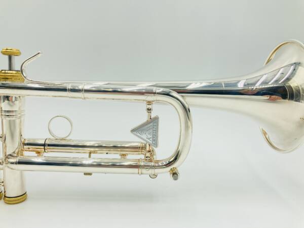 Detailaufnahme eines Blechblasinstruments von Kühnl & Hoyer